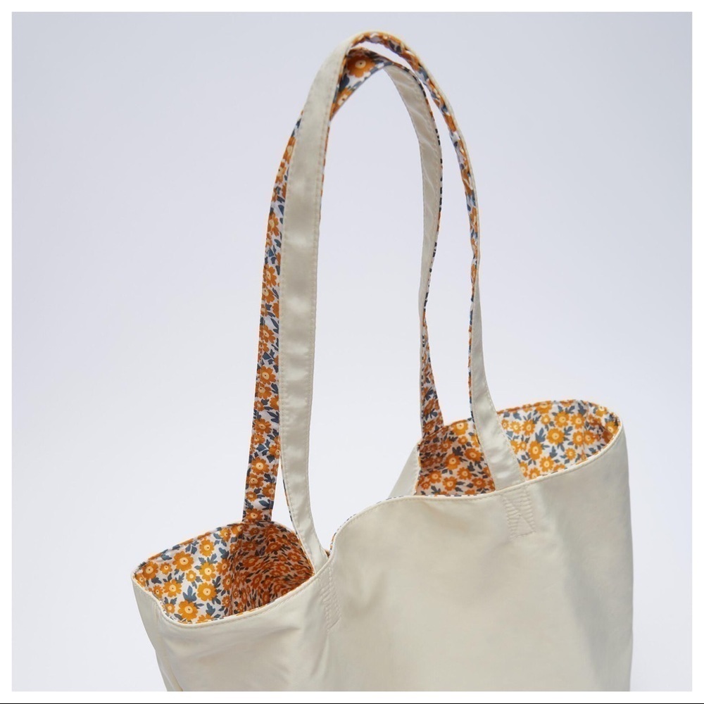 NWT. Zara Reversible Floral Cottage Tote Bag. - Picture 6 of 10